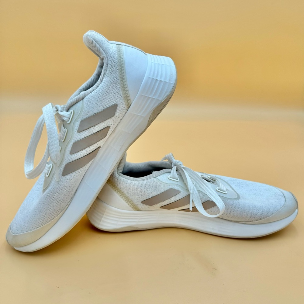 Adidas Cloud foam QT Racer Sport Women’s Sz 8.5 FY5360 Sneakers Shoes White Grey